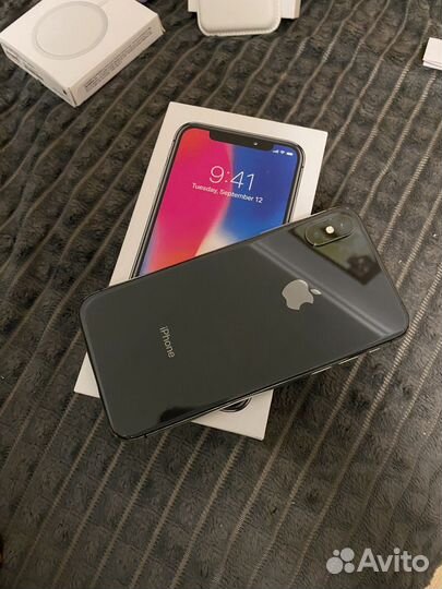 iPhone X, 256 ГБ