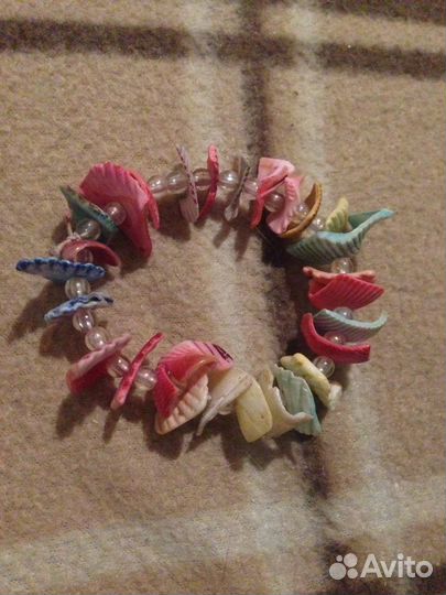 Браслет из ракушек