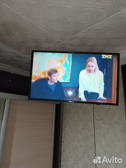 Телевизор SMART tv 32 бу