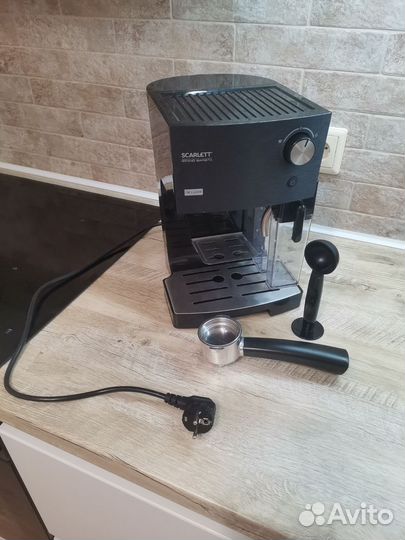 Кофеварка рожковая scarlett