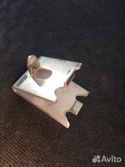 Кронштейны для крепления полок холодильных шкафов