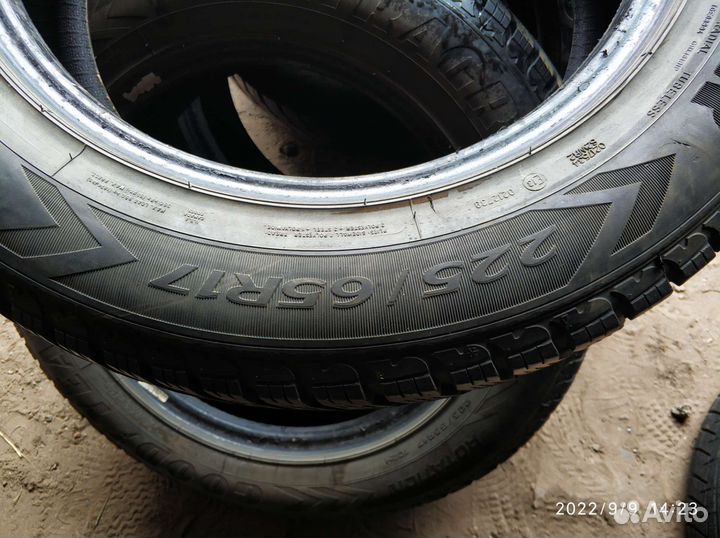 Goodyear UltraGrip+ SUV 225/65 R17