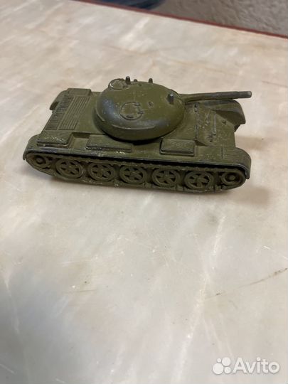Игрушка танк СССР