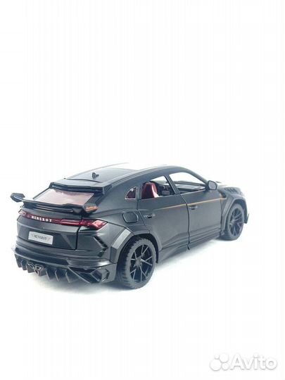 Машинка Lamborghini Urus масштаб 1:24