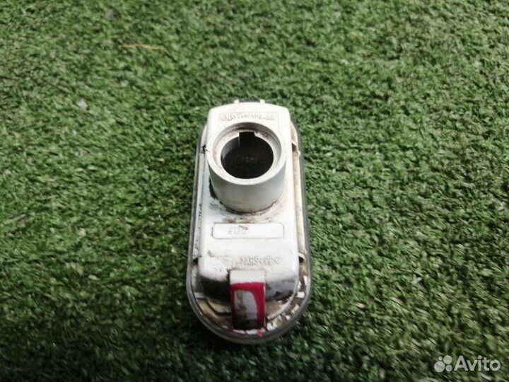 Повторитель поворота передний правый Ford Focus 2