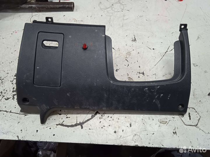 Накладка торпедо под руль Nissan Sunny Ниссан