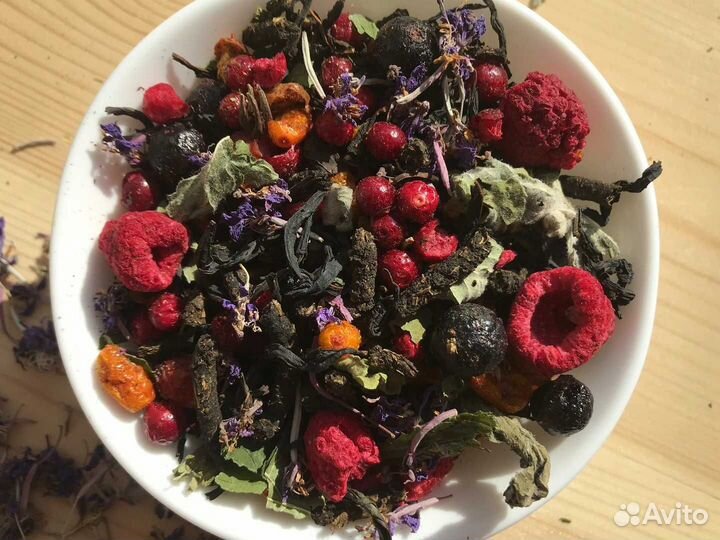 Иван чай 1 кг с ягодами и травами, превосходный