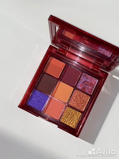 Палетка теней huda wild obsessions chameleon