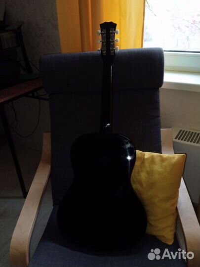 Акустическая гитара