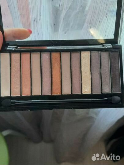 Тени для век