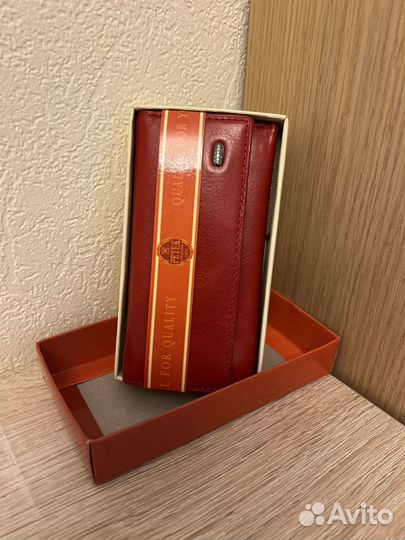 Красная кожаная карманная ключница