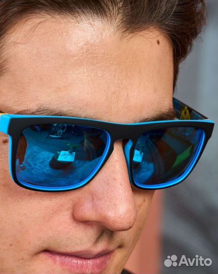 Солнцезащитные очки. Разных цветов