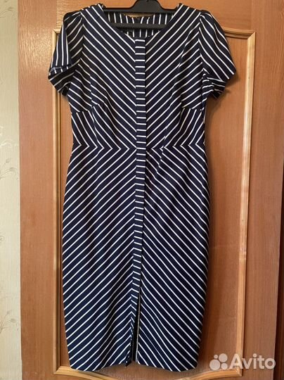 Много новых разных платьев