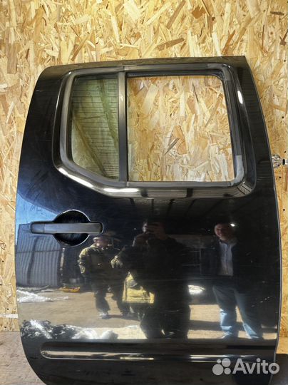 Дверь задняя правая Nissan Navara D40 2015