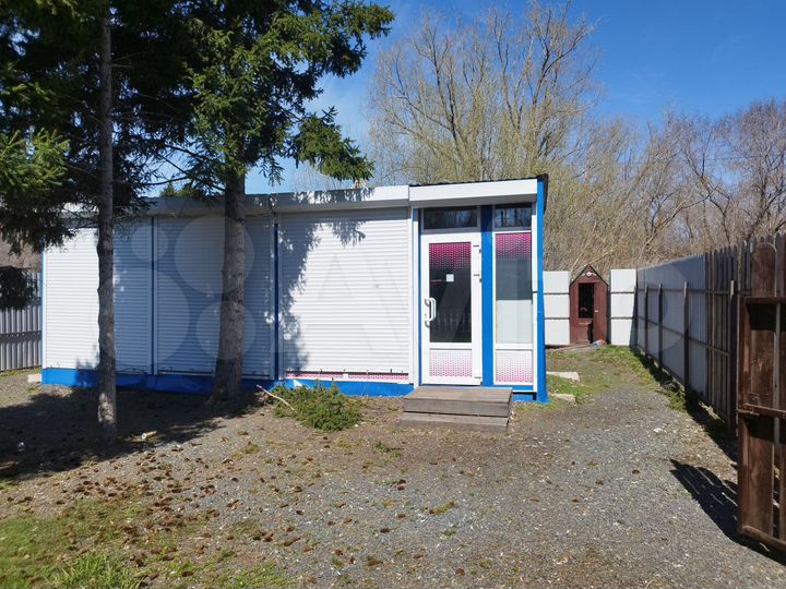 Торговый павильон с землёй