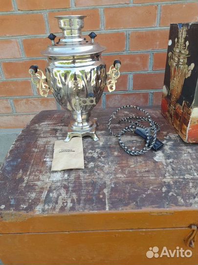 Самовар электрический новый.в упаковке