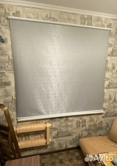 Рулонные шторы в коричневом коробе H9570