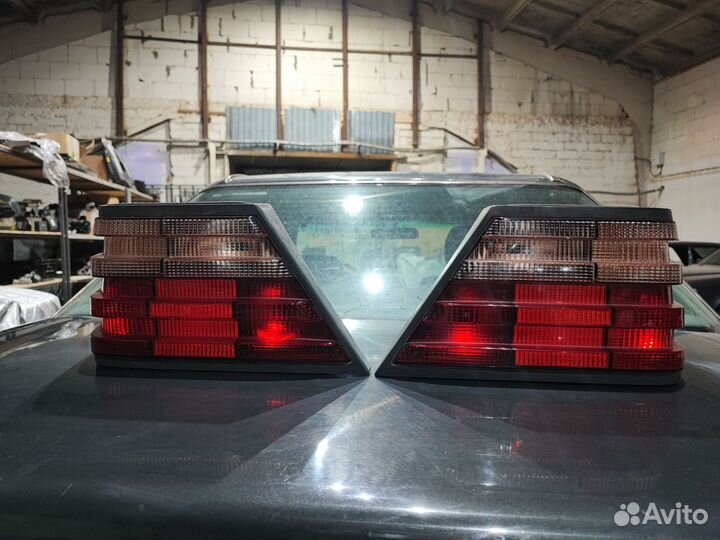 Задние фонари W124 оригинал