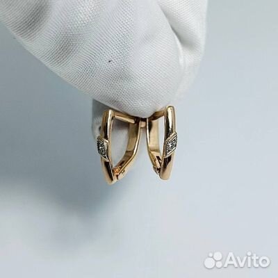 Золотые серьги с камнем