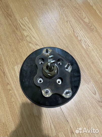 Вакуумный насос Nissan Tiida