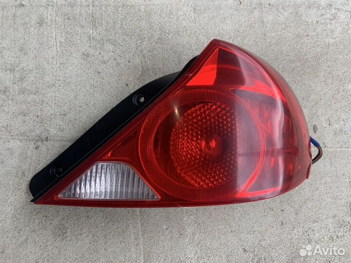 Фонарь задний правый Kia Spectra USA