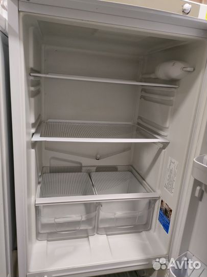 Холодильник Indesit 180см