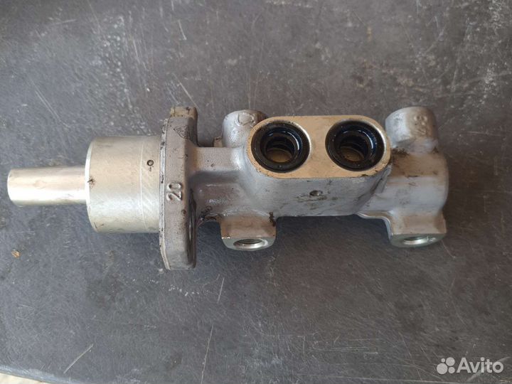 Цилиндр тормозной главный Peugeot 206