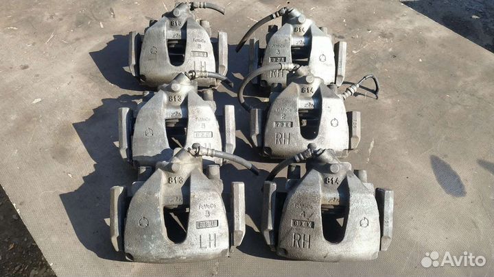 Суппорт передний Мазда 3 бк BK 1.6