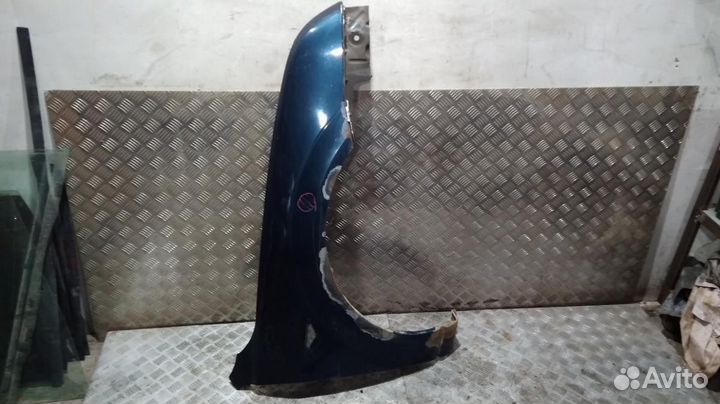 Крыло Mondeo 3 (00-07) пер R дефект б/у (арт. 1204738 )