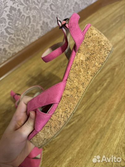 Босоножки женские