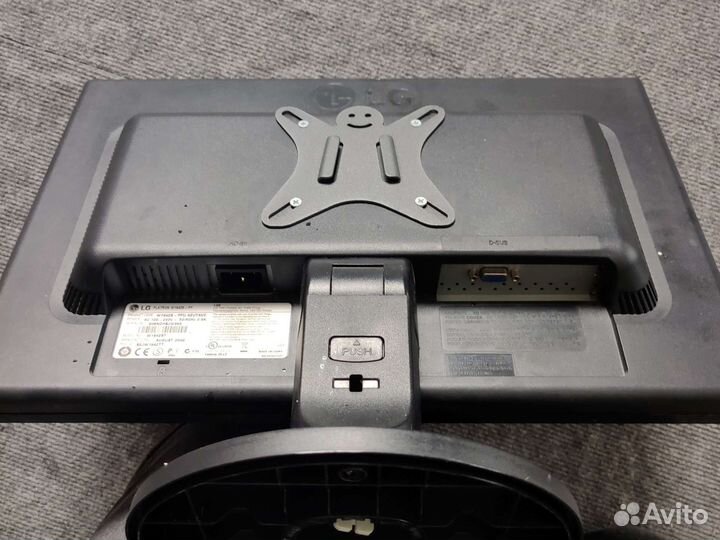 Монитор LG 19