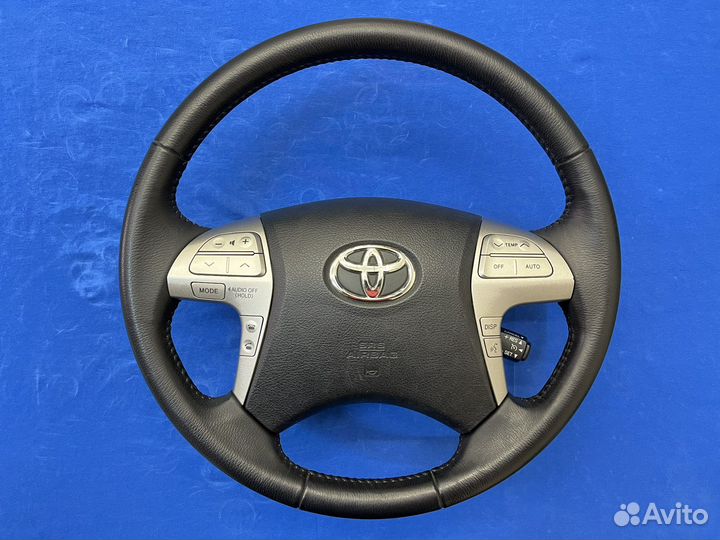 Оригинальный кожаный руль Toyota Highlander 40