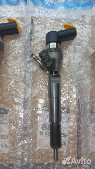 Форсунка Renault 166006212R 8201100113 новая ориг