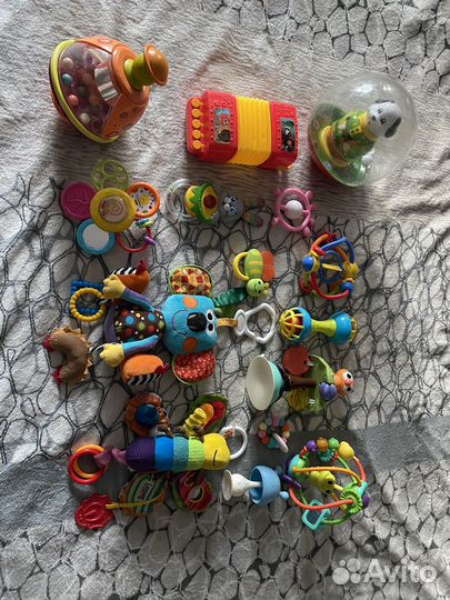 Игрушки для малыша пакетом