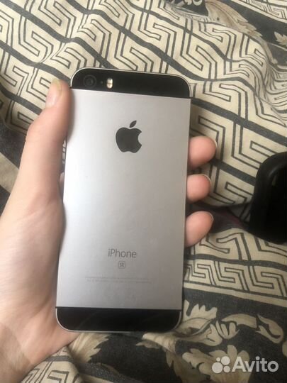 iPhone SE, 32 ГБ