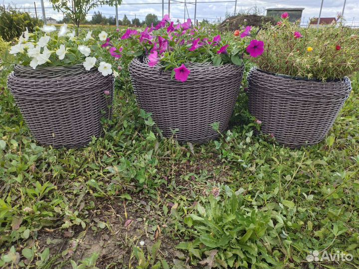 Кашпо плетеное из искусственного ротанга