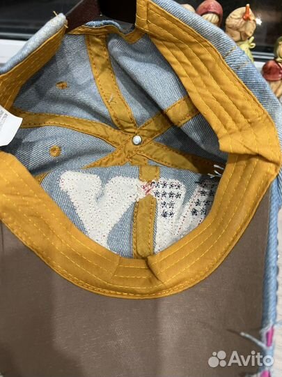 Джинсовая кепка со стразами