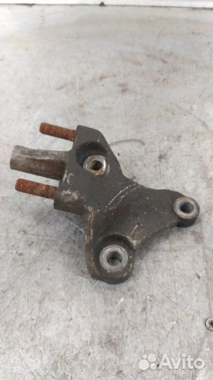 Кронштейн двс Nissan Cube AZ10 CGA3DE 1998- 2002