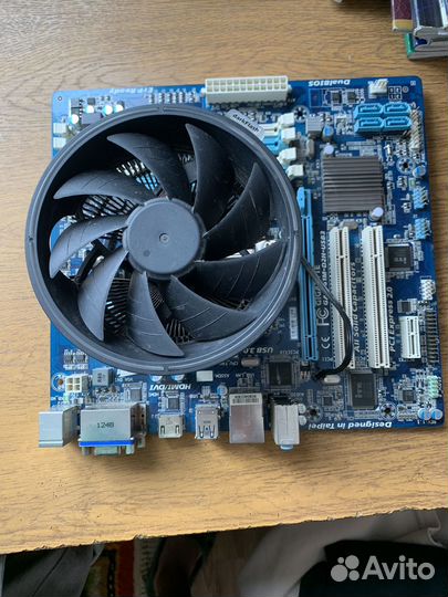 Материнская плата с процессором и кулером