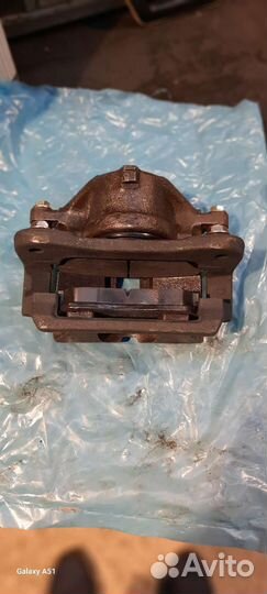 Суппорт левый на газель 3302