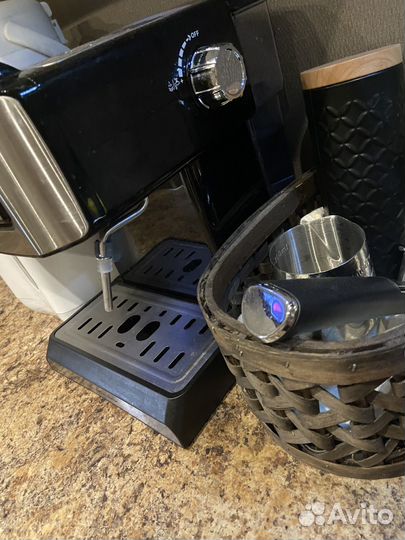 Кофемашина рожковая с капучинатором 15 бар