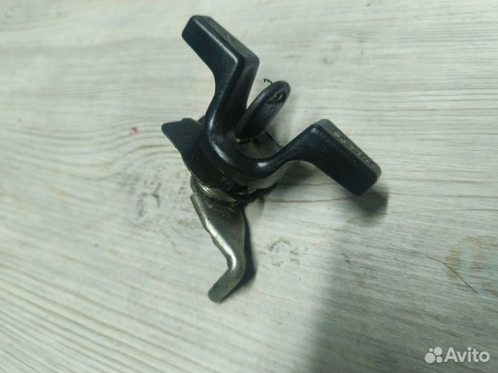 Ручка крышки багажника Chevrolet Blazer S10