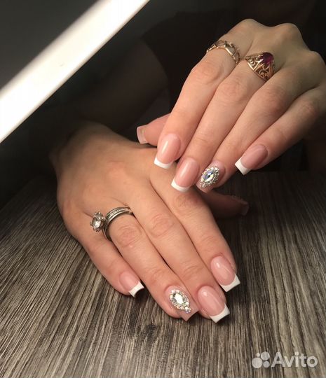 Педикюр, маникюр, наращивание ногтей