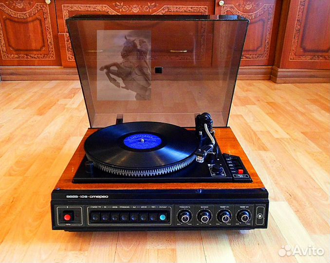 Проигрыватель Мелодия Кантата Элегия