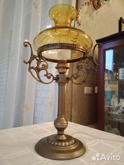 Лампа настольная