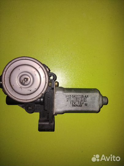 Моторчик стеклоподъемника Ford Taurus 4 2004г