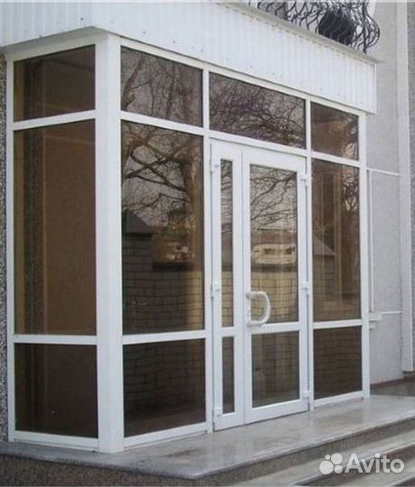 Дверь пластиковая / входная группа