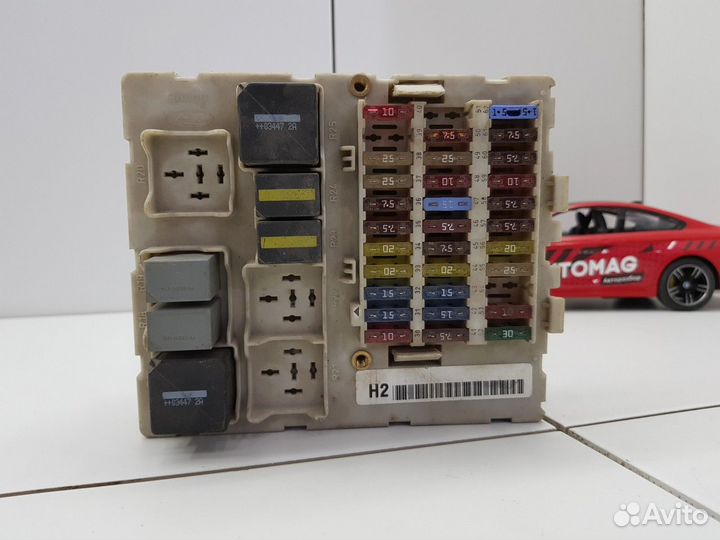 Блок предохранителей монтажный (Ford Focus)