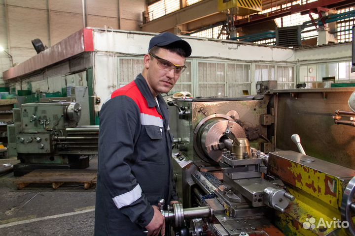 Токарь в Воронеж, жилье и проезд бесплатно