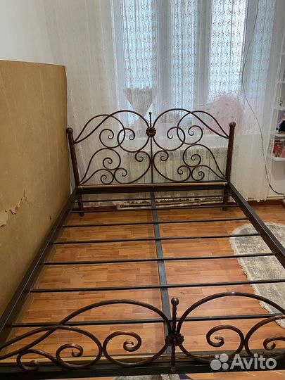 Кованная кровать